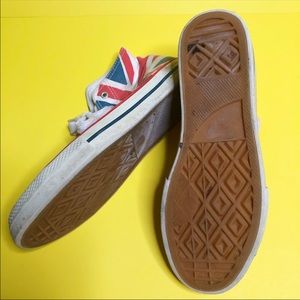 Union Jack vintage converse